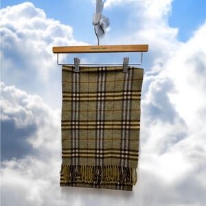 Burberry vintage lambswool scarf